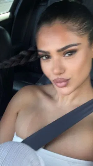 Alayna33, 22 years old from United Kingdom