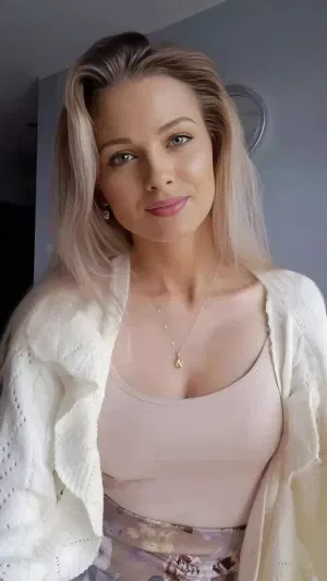 Allyson43, 21 years old from United States