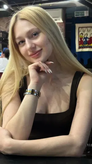 Gladys574, 22 years old from United States