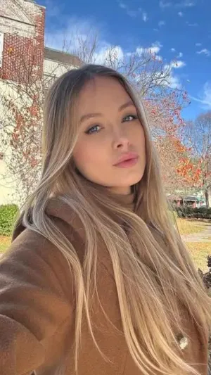 Sally574, 22 years old from United States
