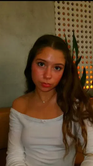 Delaney55, 19 years old from Germany