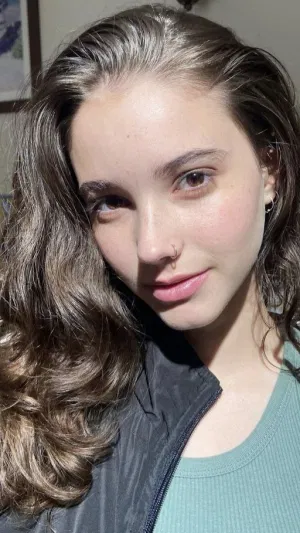 Adelyn66, 22 years old from Switzerland