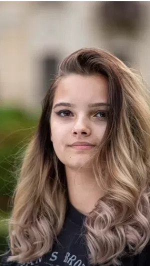 Amy852, 23 years old from France