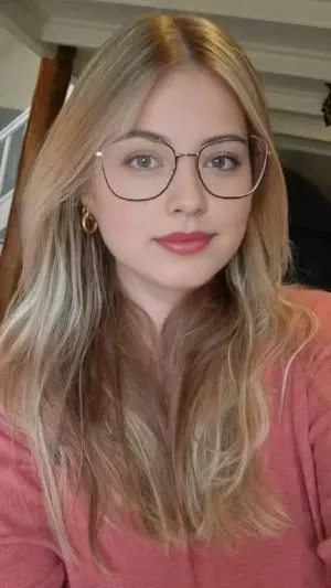 Theresa573, 22 years old from Canada