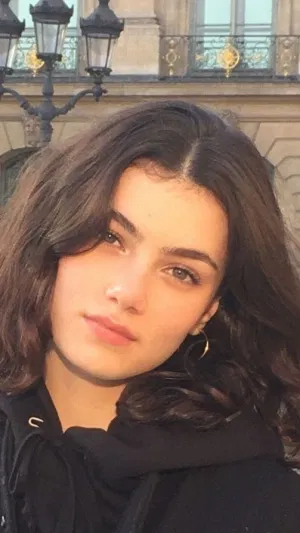 Aurelia22, 22 years old from Greece