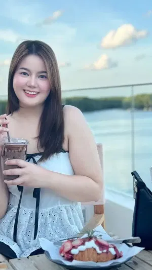 Carol576, 22 years old from United Kingdom