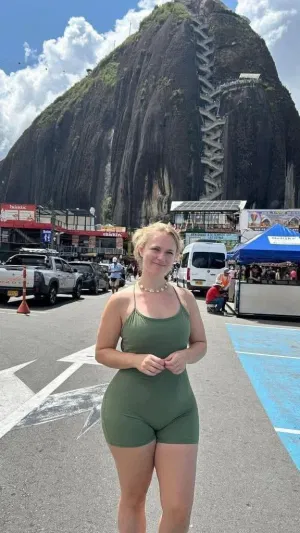 Guadalupe33, 22 years old from United States