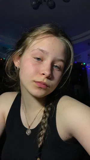 Bella20, 20 years old from Spain