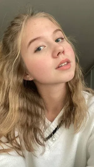 Rosetg365, 24 years old from United Kingdom