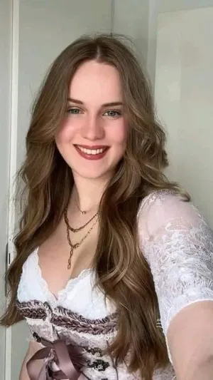 Iliana22, 21 years old from United Kingdom