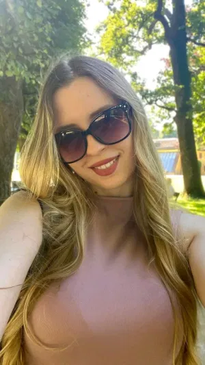 Sandra46, 24 years old from United States