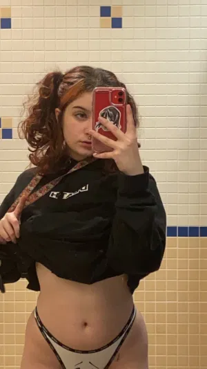 Yourcrazyassbabygirl26, 26 years old from United States