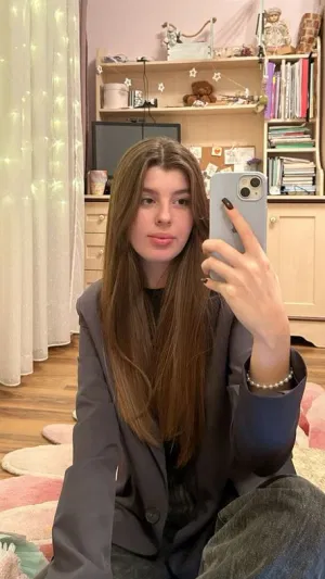 Maeve3322, 22 years old from United States