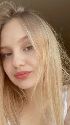 Orla22, 22 years old from United Kingdom