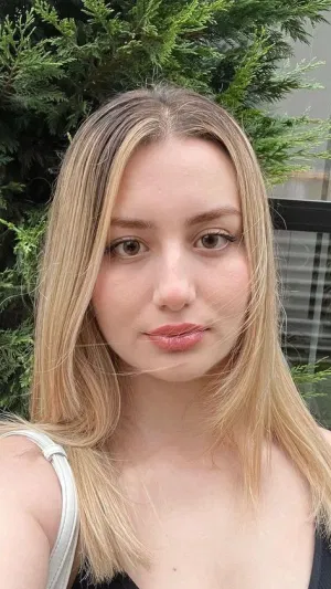 Clara187, 18 years old from Canada