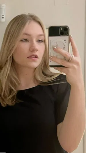 Lyla20, 20 years old from Greece