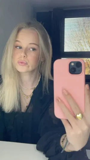 Erin18, 18 years old from Denmark