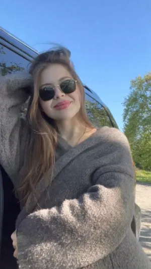 Maisy18, 18 years old from Greece
