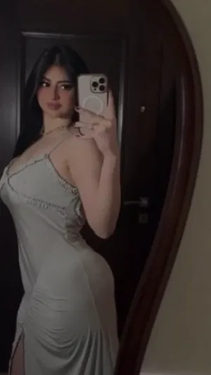 Loren001, 23 years old from Greece