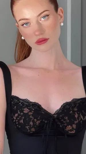 Cecelia111, 23 years old from Greece