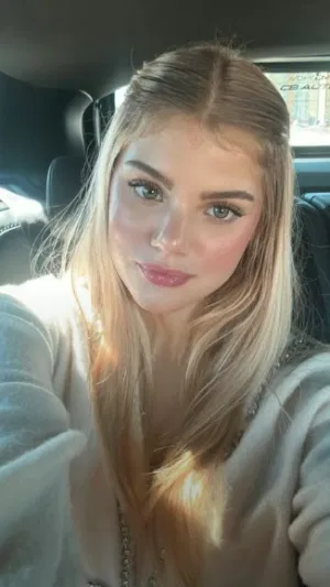 Tierra012, 23 years old from Greece