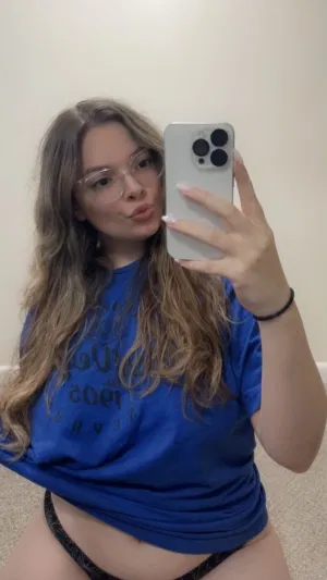 Qfjfb, 23 years old from France
