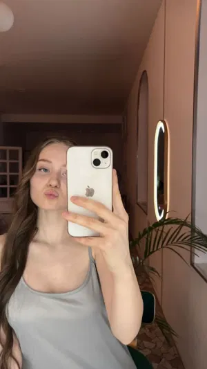 Autumn18, 18 years old from United Kingdom