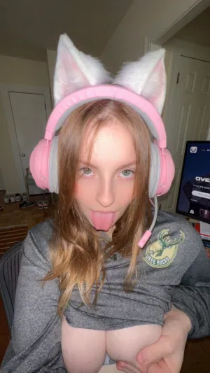 Lisaa703, 22 years old from United States