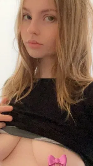 Lisaa707, 22 years old from United States