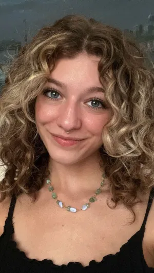 Hennena, 26 years old from United States