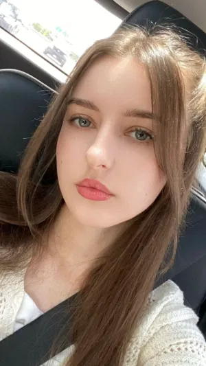 Daniela18, 18 years old from United States