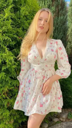 Annika111, 23 years old from Greece