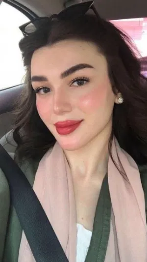 Nayeli111, 23 years old from France