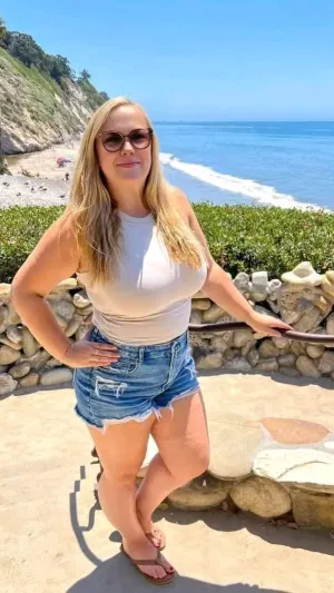 Mary572, 23 years old from United States