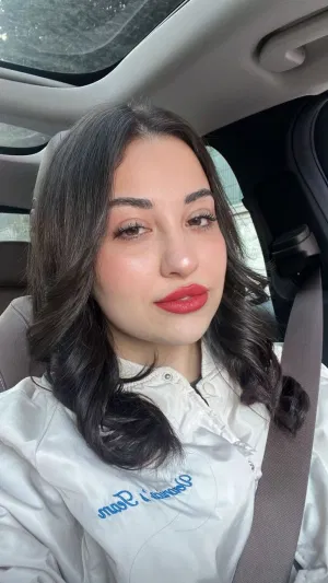 Khloe18, 18 years old from Australia