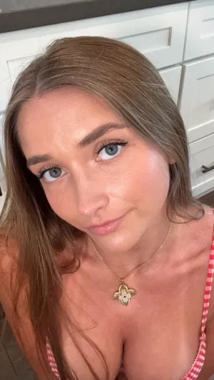 Camille18, 18 years old from Germany