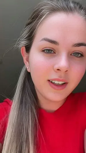 Joan852, 23 years old from United Kingdom