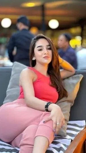 Lillie000, 23 years old from United Kingdom