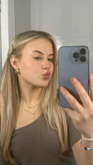 Harmony21, 21 years old from Sweden