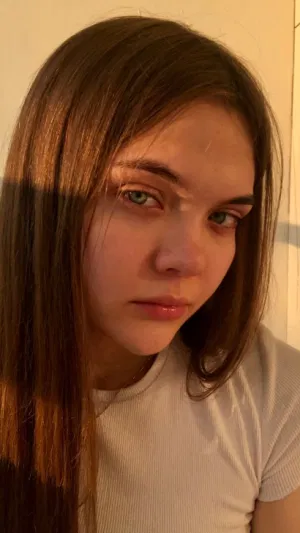 Lucille21, 21 years old from Canada