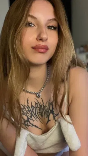 Cherie001, 23 years old from Canada