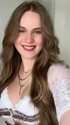 Carolyn657, 23 years old from United Kingdom