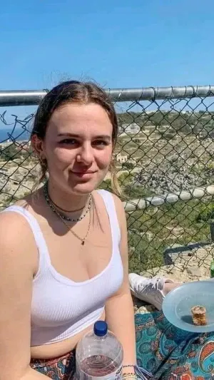 Beverly5782, 23 years old from Ireland