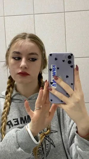 Lavender22, 21 years old from Spain