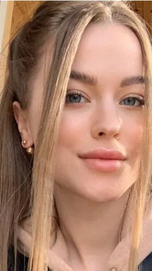 Jeannie001, 23 years old from Greece