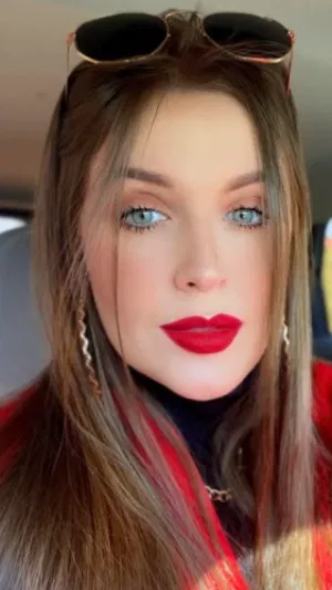 NAtasa44, 27 years old from Canada