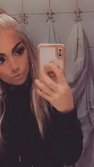 hgyhdg, 22 years old from Germany