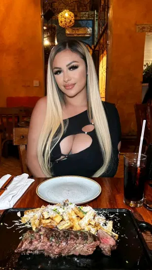 ELLIE123, 30 years old from United States
