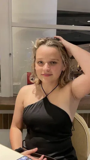 Moni478, 25 years old from Canada