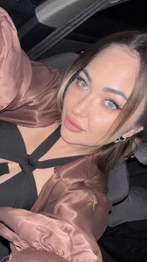 Lunaaurajulie33, 33 years old from United States